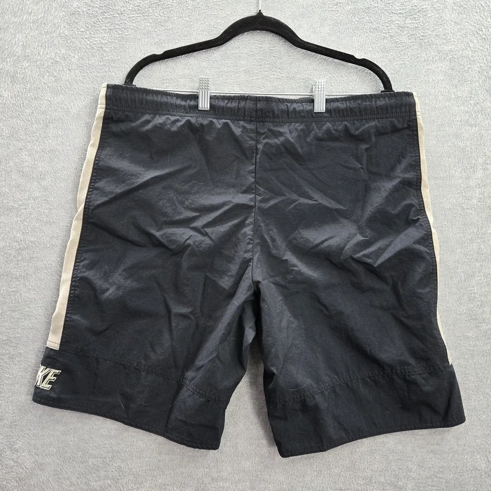 VINTAGE Nike‎ Men Activewear Shorts M Black Lined Logo Mesh 10